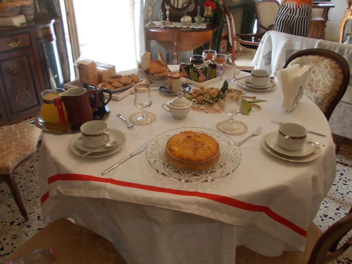 Domus Aurea Bed & Breakfast โอริสตาโน ภายนอก รูปภาพ