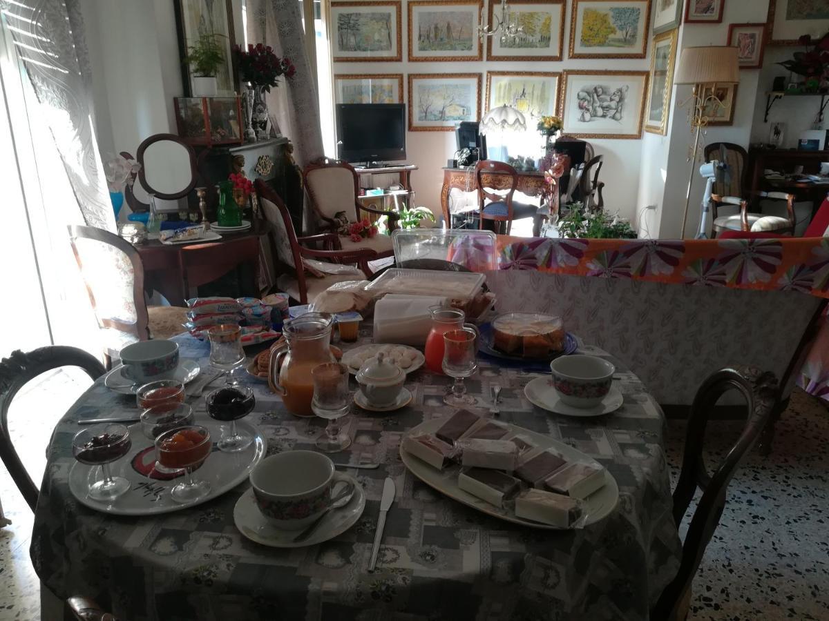 Domus Aurea Bed & Breakfast โอริสตาโน ภายนอก รูปภาพ