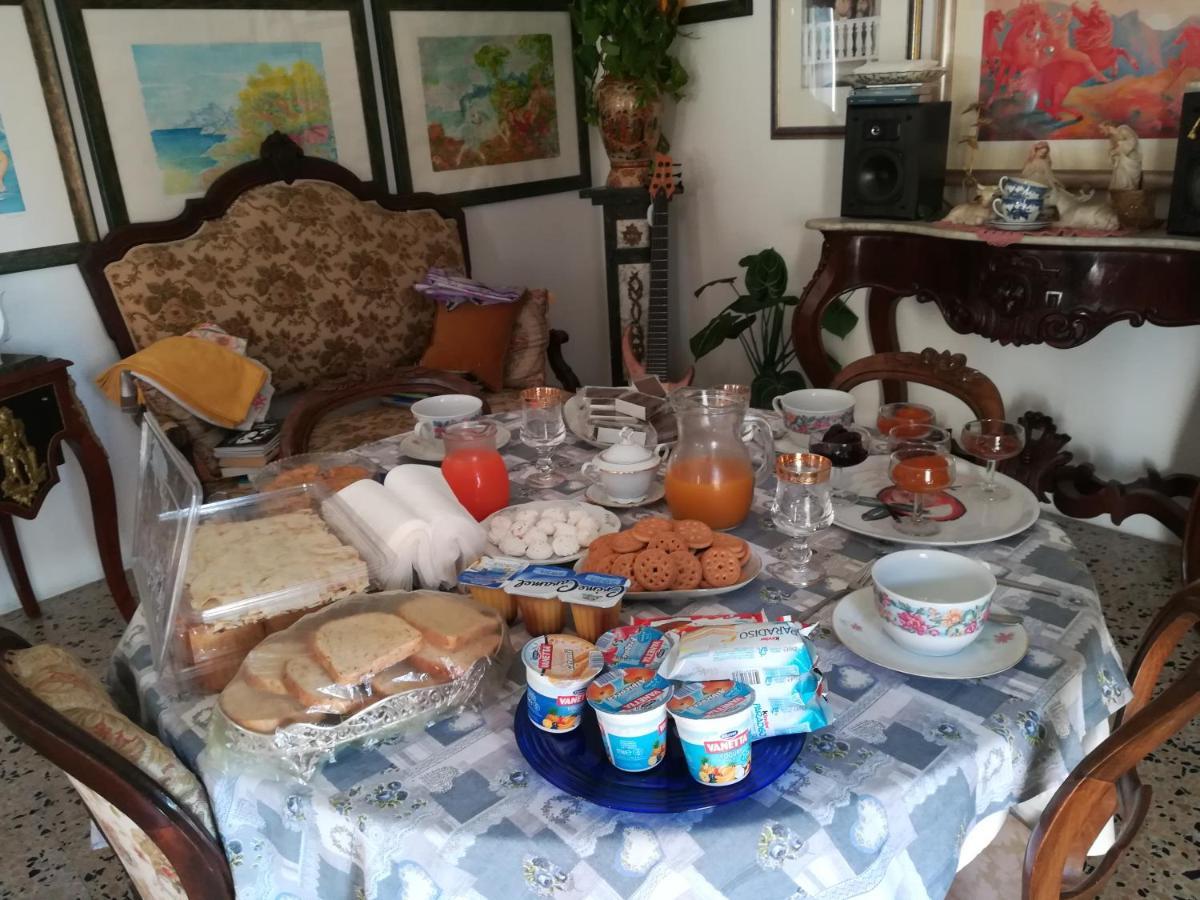 Domus Aurea Bed & Breakfast โอริสตาโน ภายนอก รูปภาพ
