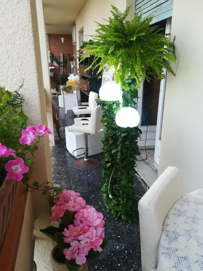 Domus Aurea Bed & Breakfast โอริสตาโน ภายนอก รูปภาพ
