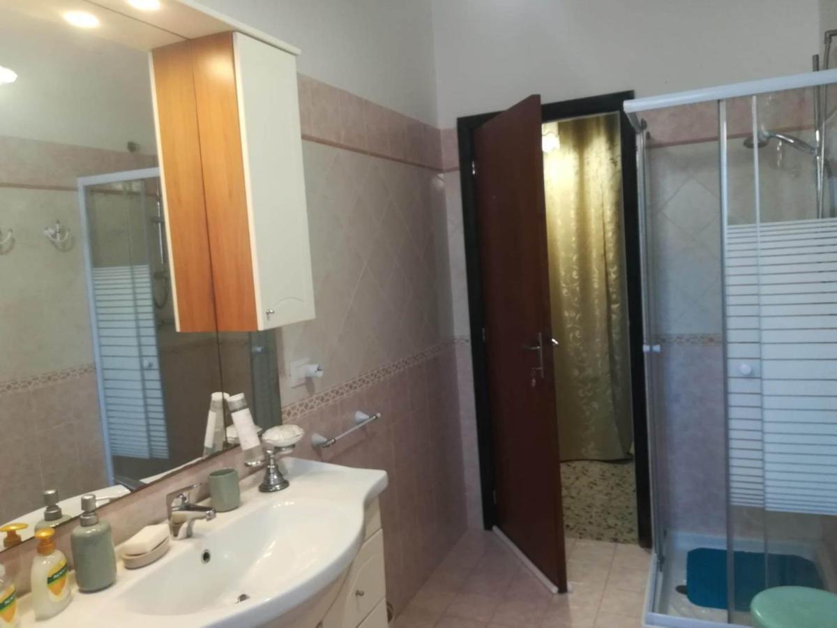 Domus Aurea Bed & Breakfast โอริสตาโน ภายนอก รูปภาพ